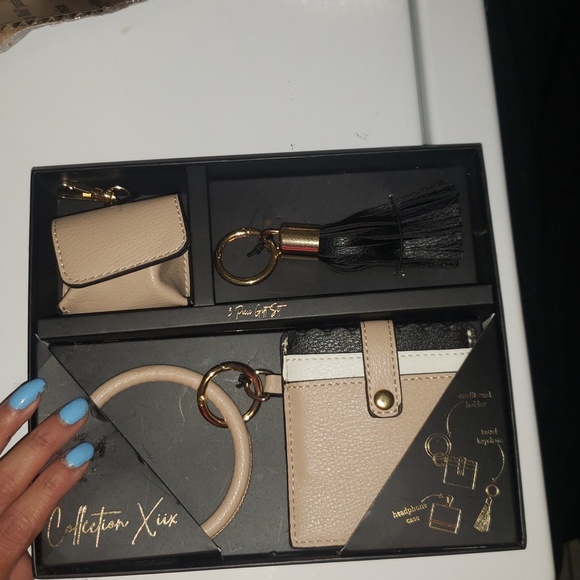 Keychain Gift Set - Picture 2 of 4